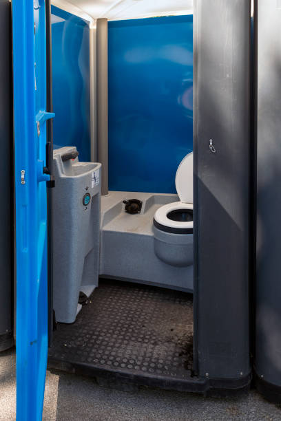 Best Portable restroom trailer rental  in Altamont, IL